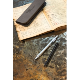 Wielozadaniowy długopis Construction, trójkątna linijka w etui
